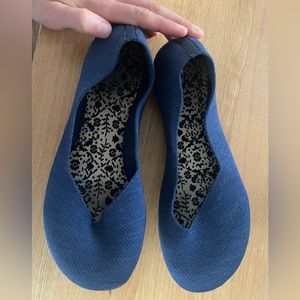 Oesh Dream Ballet Flats original blue fits women’s 7